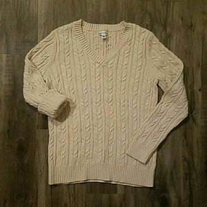 Creme v neck sweater